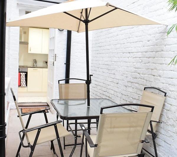 1 Bedroom Flat With Terrace Sleeps 3 In Pimlico London