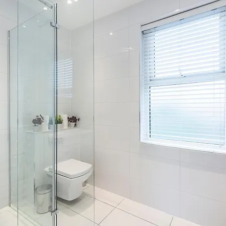 Cozy And Serene Brand-new Flat In Kilburn, Apartment