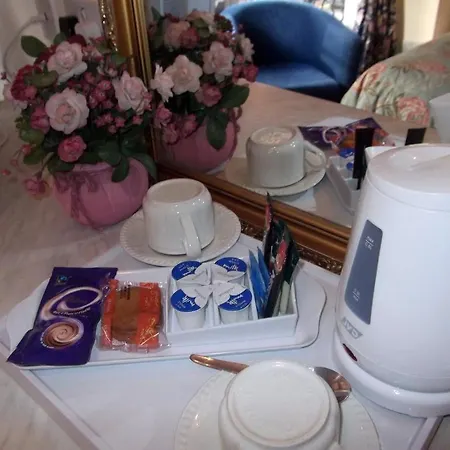 Maranton House Kensington Hotel London