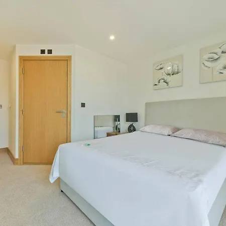 Comfortable Two Bedroom Apt In The Heart Of Kings Cross Area * London