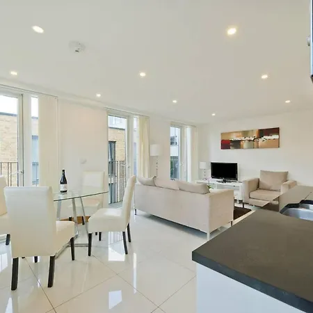Apartment Comfortable Two Bedroom Apt In The Heart Of Kings Cross Area *