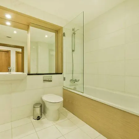 Comfortable Two Bedroom Apt In The Heart Of Kings Cross Area Apartment *