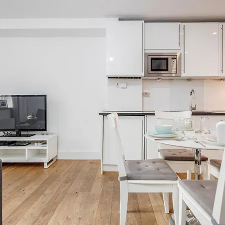 The Heart Of Covent Garden, Sleeps 4 London