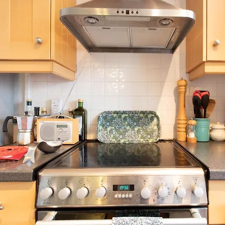 Apartment Pass The Keys - Putney Comfy *