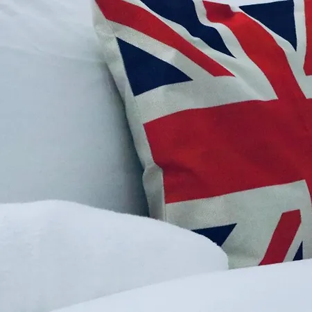 Apartment Grand Suites Near Heathrow Southall