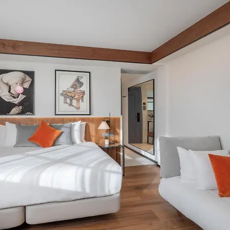 Hotel The Level At Melia White House