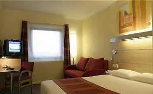 Express Park Royal By Ihg 3*