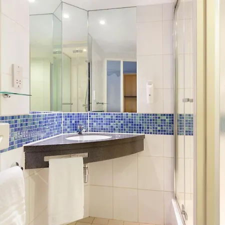 Hotel Express Park Royal By Ihg