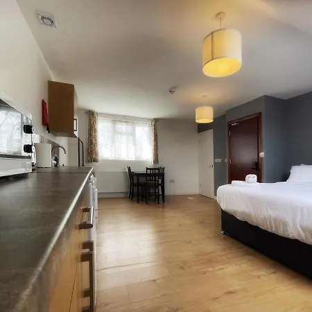 Grand Suites Near Heathrow