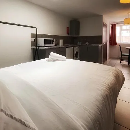 Grand Suites Near Heathrow