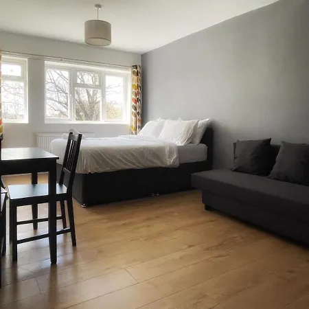 Grand Suites Near Heathrow * Southall