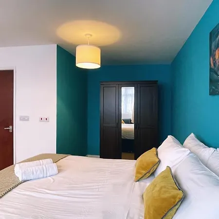 Apartment Grand Suites Near Heathrow *