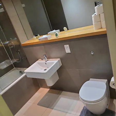 Apartment Captivating 2-bed In Canary Wharf *