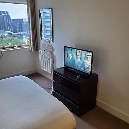 Apartment Captivating 2-bed In Canary Wharf