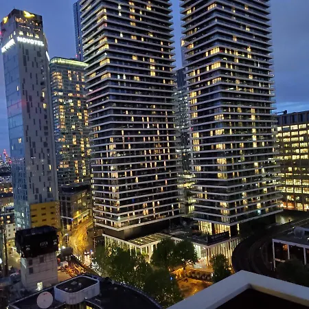 Captivating 2-bed In Canary Wharf London