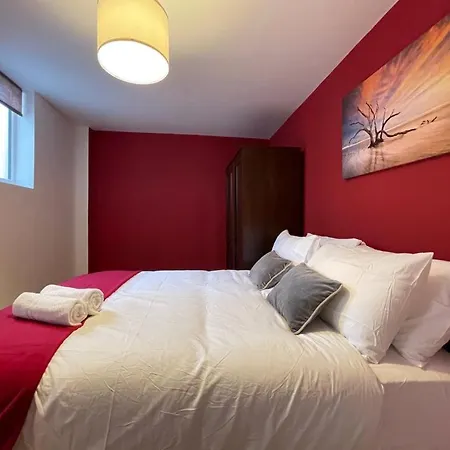 Grand Suites Near Heathrow *