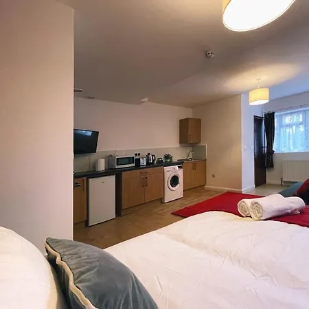 Grand Suites Near Heathrow *