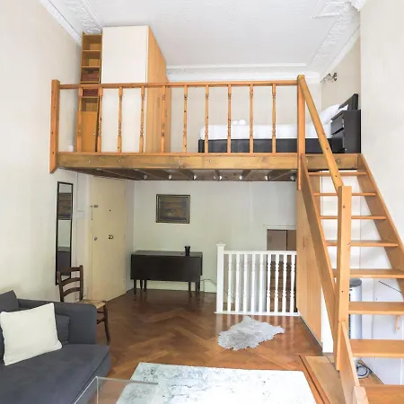 Hyde Park's Mezzanine Studio - Pass The Keys *