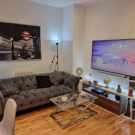 Spacious & Central Park Ground Floor Flat Apartment