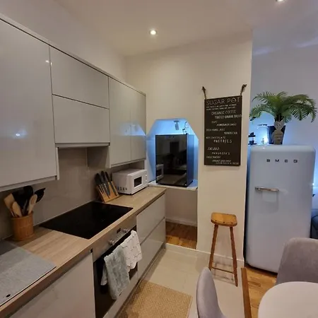 Spacious & Central Park Ground Floor Flat Apartment