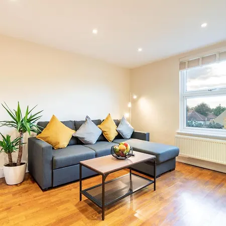 1bd For 2-4. New Flooring & Furnishings Apartment *