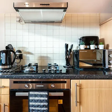 Apartment 1bd For 2-4. New Flooring & Furnishings *