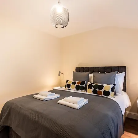 Apartment 1bd For 2-4. New Flooring & Furnishings