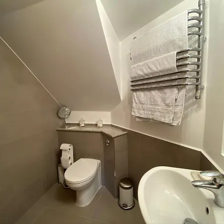 A Sun Drenched Garden Flat In The Heart Of Fulham