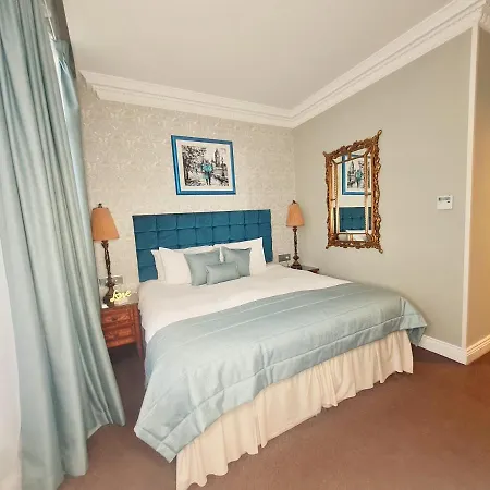 Ashburn Hotel 4*