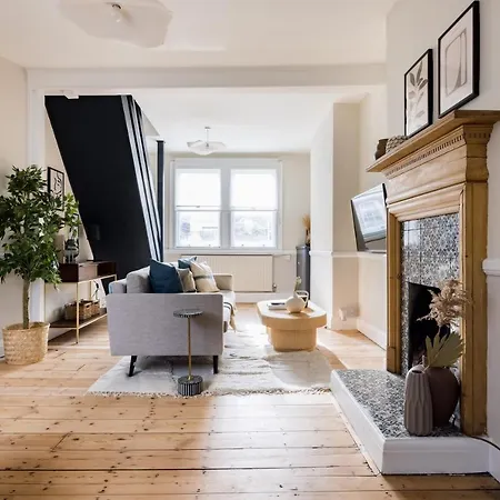 The Bridge Escape - Stylish 2bdr House In The Heart Of *