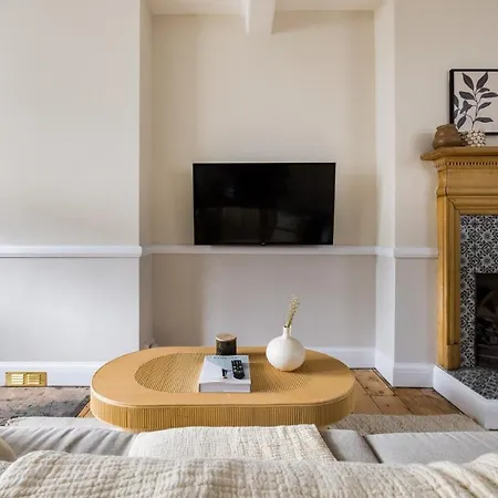 The Bridge Escape - Stylish 2bdr House In The Heart Of 아파트