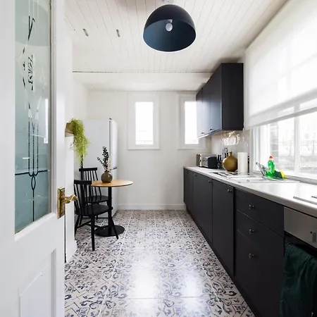 The Bridge Escape - Stylish 2bdr House In The Heart Of *