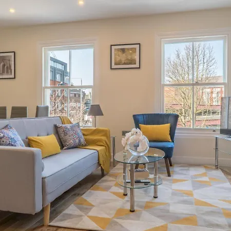 דירה Pass The Keys Renovated Victorian In Ealing לונדון