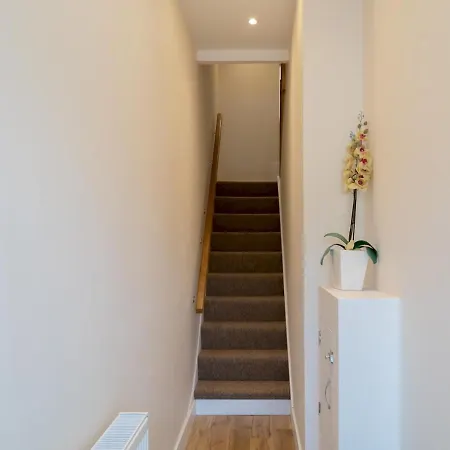 Pass The Keys Renovated Victorian In Ealing *