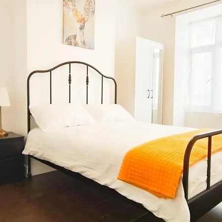 Acacia Flat 189 In Wembley London