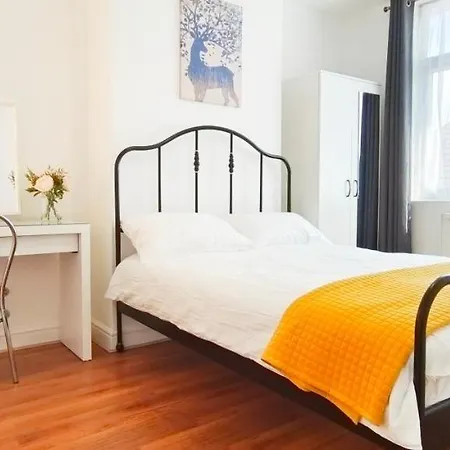 Acacia Flat 189 In Wembley London