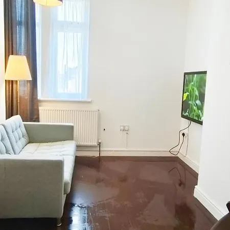 Acacia Flat 189 In Wembley *