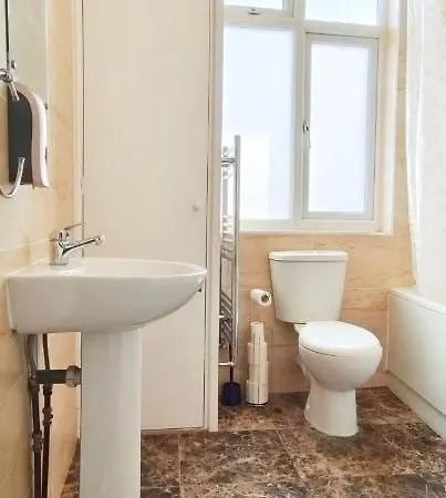 Acacia Flat 189 In Wembley Apartment London