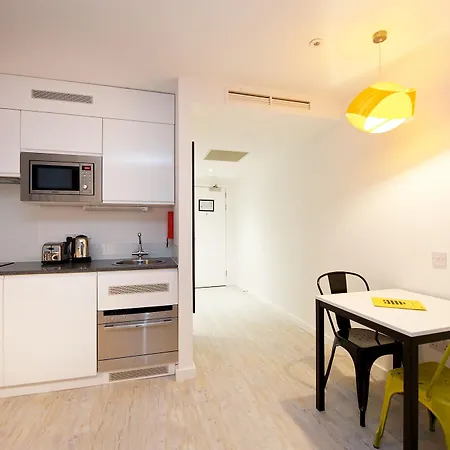 Staycity London Heathrow Apartahotel Hillingdon