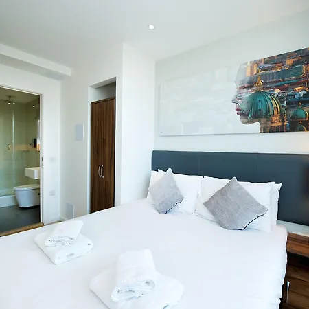 Staycity London Heathrow Apartahotel Hillingdon