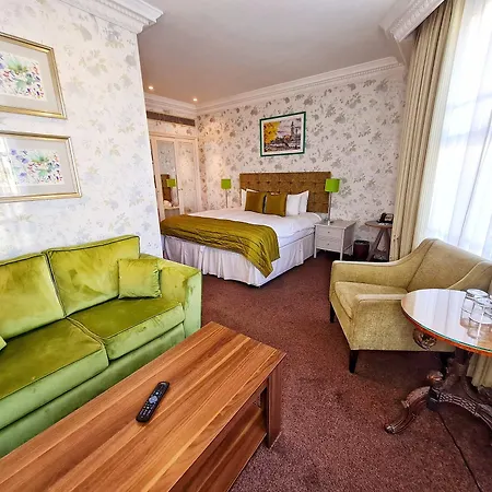 Ashburn Hotel