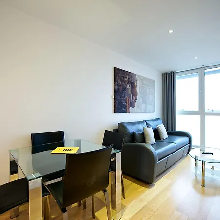 Staycity London Heathrow 4*