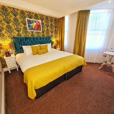 Ashburn Hotel 4*