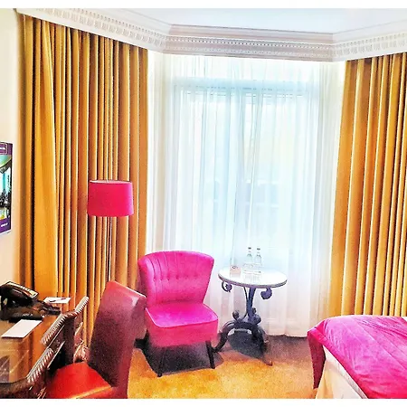 Ashburn Hotel 4*