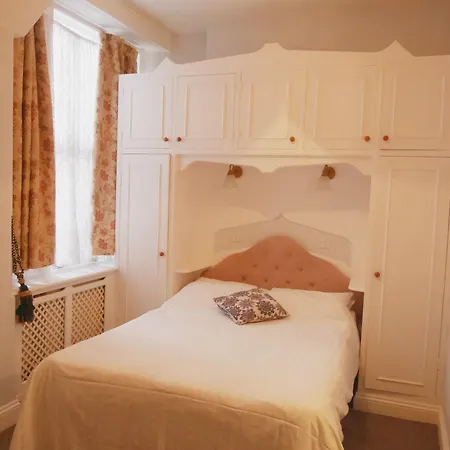 Maranton House Kensington Hotel London