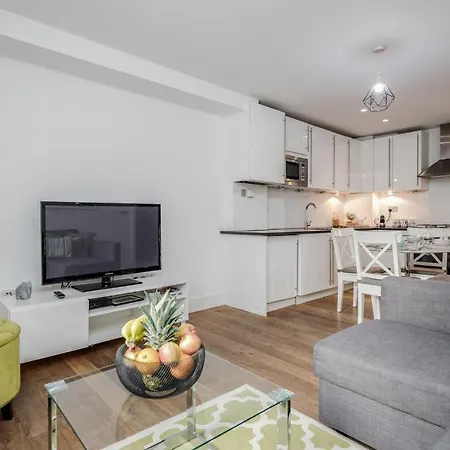 The Heart Of Covent Garden, Sleeps 4 London