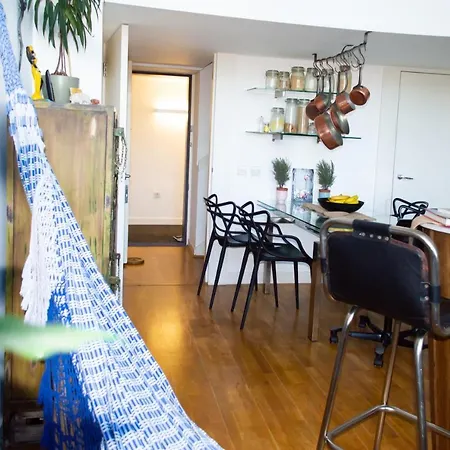 2 Bedrooms With Wifi At Greater