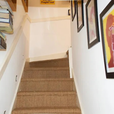 2 Bedrooms With Wifi At Greater *