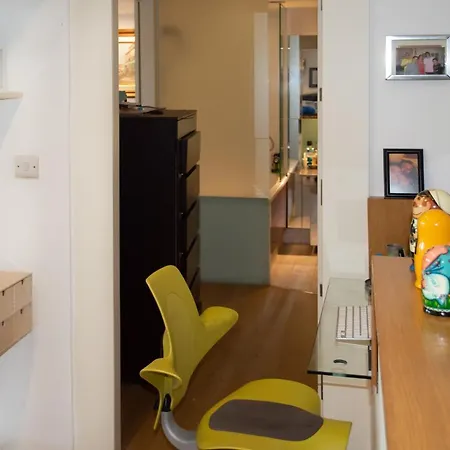2 Bedrooms With Wifi At Greater *