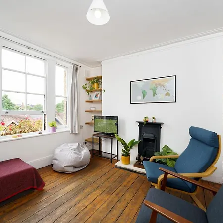 Appartement 50 Meters To The Metro